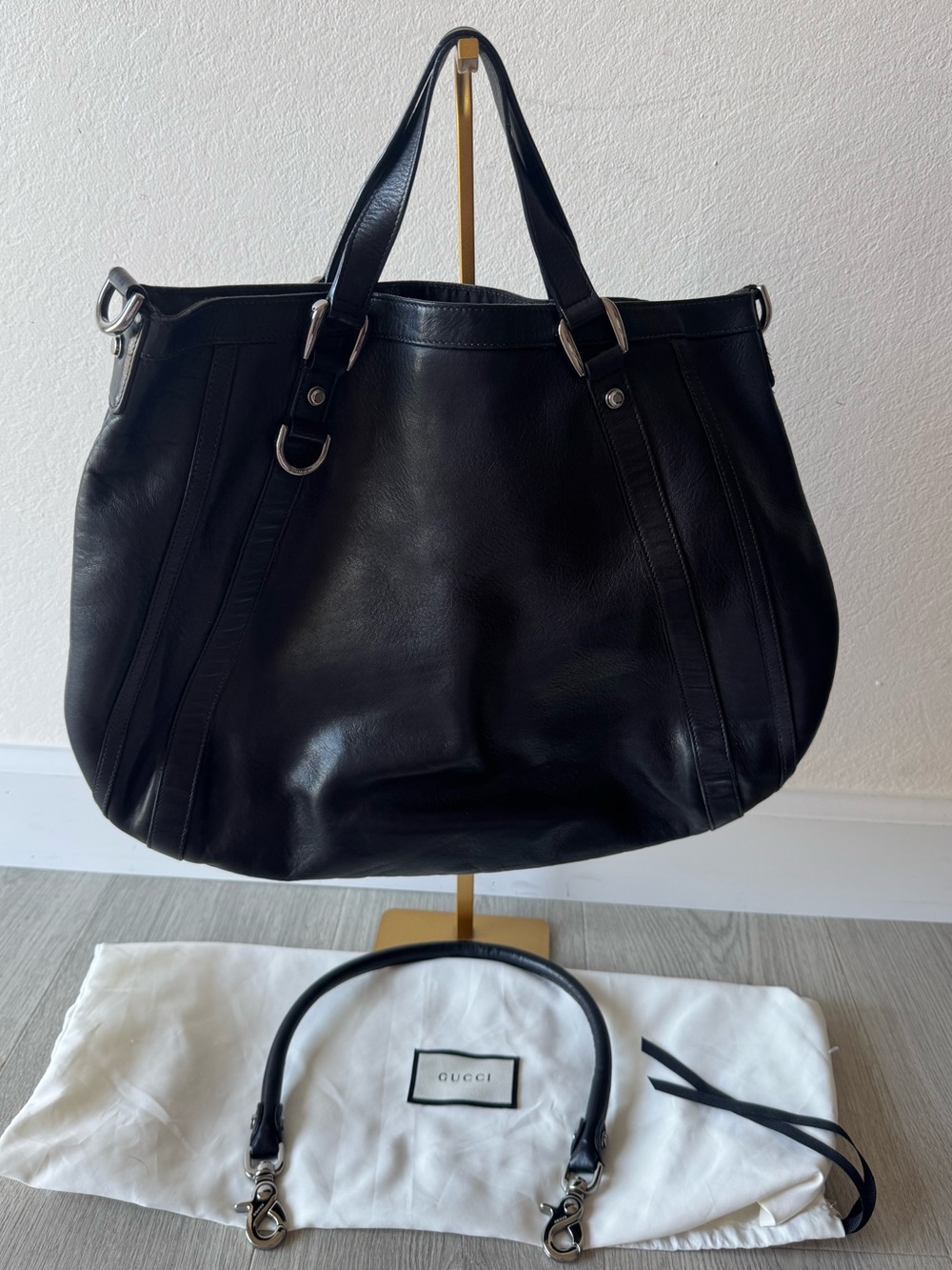 Gucci Abbey Convertible Medium Black Leather Tote with Detachable Strap - Picture 1 of 11